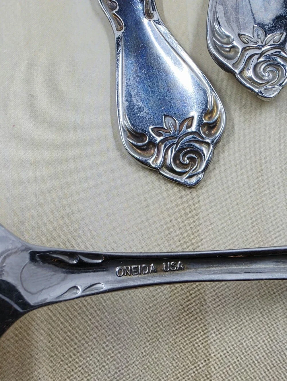 Oneida Arbor Rose True Rose Stainless Steel Flatware Set Of 18